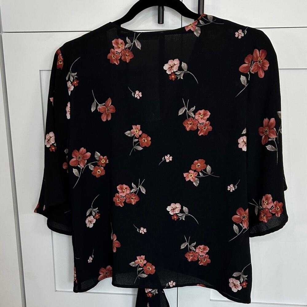 Lush Krisantha Floral Tie Front Blouse Black - S - NWT - Picture 5 of 5